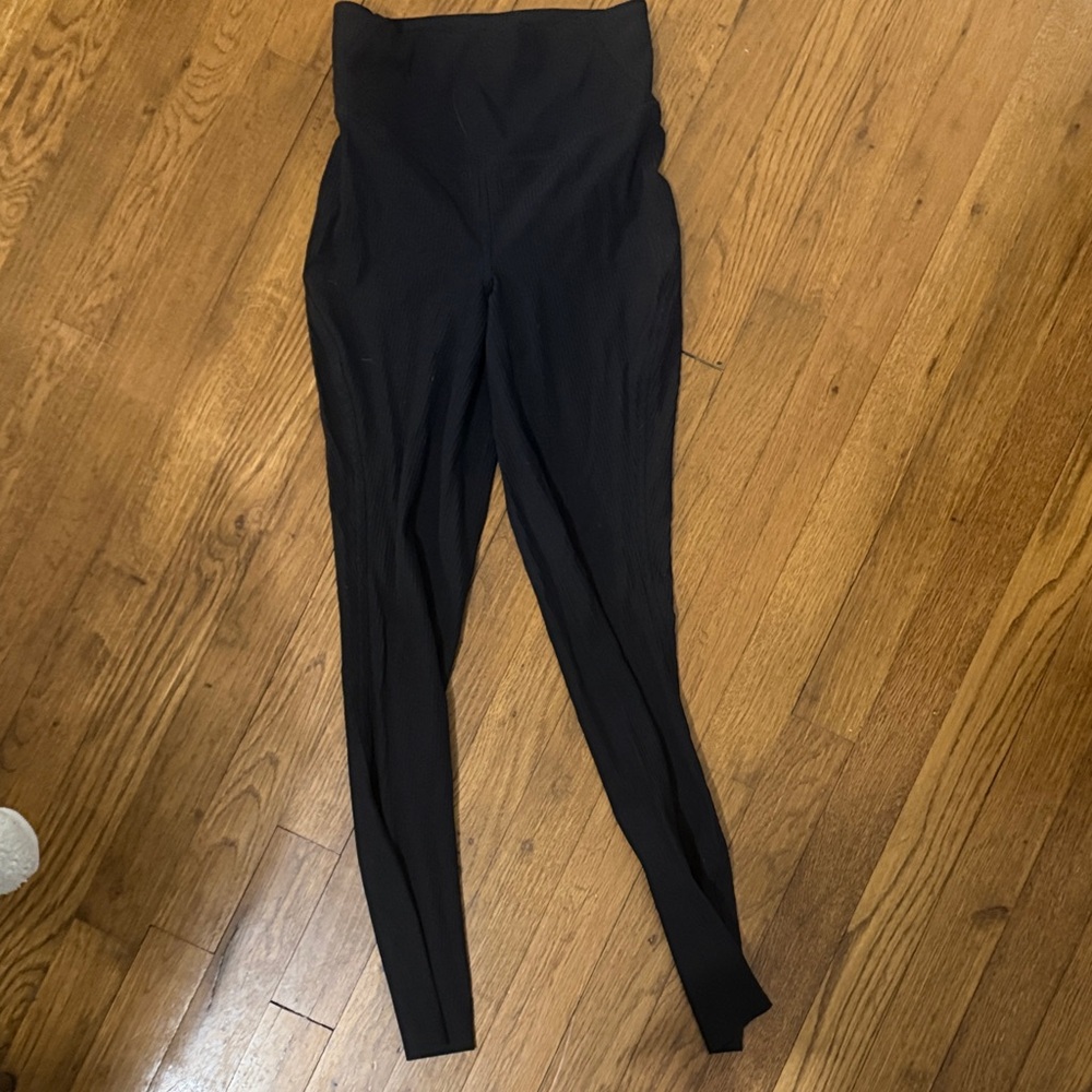 Women's Black Lululemon Ribbed Leggings
